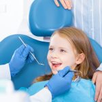 كيفية العناية بأسنان الأطفال